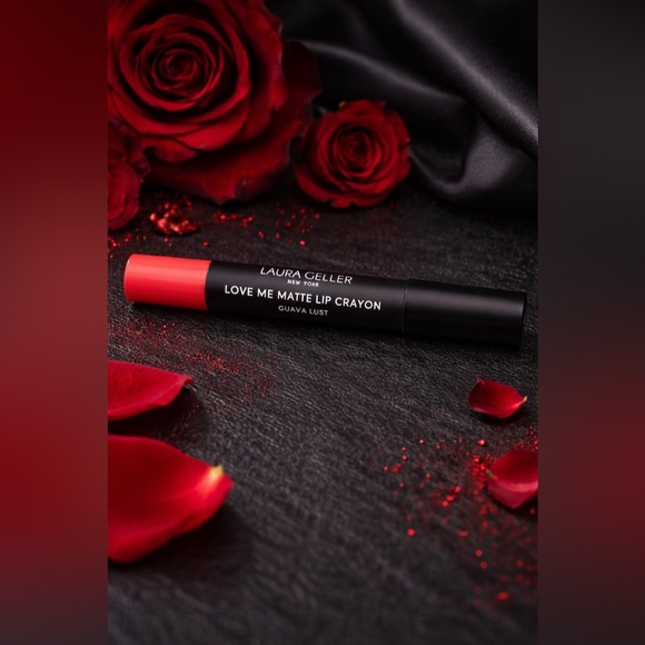Laura Geller Love Me Matte Lip Crayon – Guava Lust - Picture 2 of 3